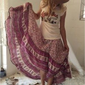 Sold elsewhere ❌   Vantage gypsy love castaway skirt - Large